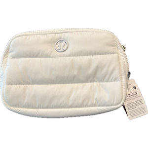 New Lululemon Everywhere Belt Bag Large 2L Adjustable Wonderpuff White Puffy